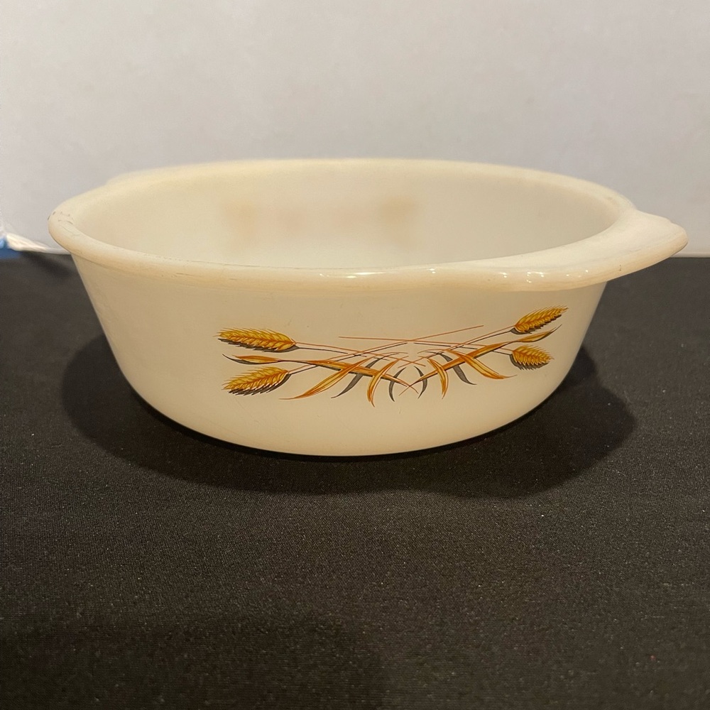 Vintage Golden Wheat Anchor Hocking Fire King 1 1/2 Qt Baking Dish No Lid